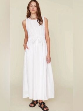 XiRENA White Sleeveless Tie-Waist Maxi Dress